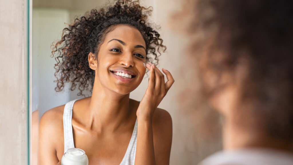 10 Best Moisturizers for a Combination Skin: Achieving a Perfect Balance of Hydration and Nourishment