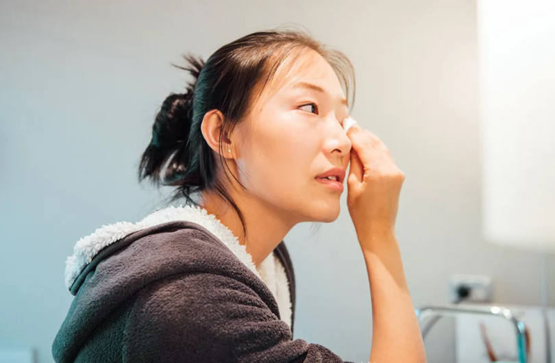 Best Makeup Remover for Oily Skin: Radiant Revelries and Shared Secrets