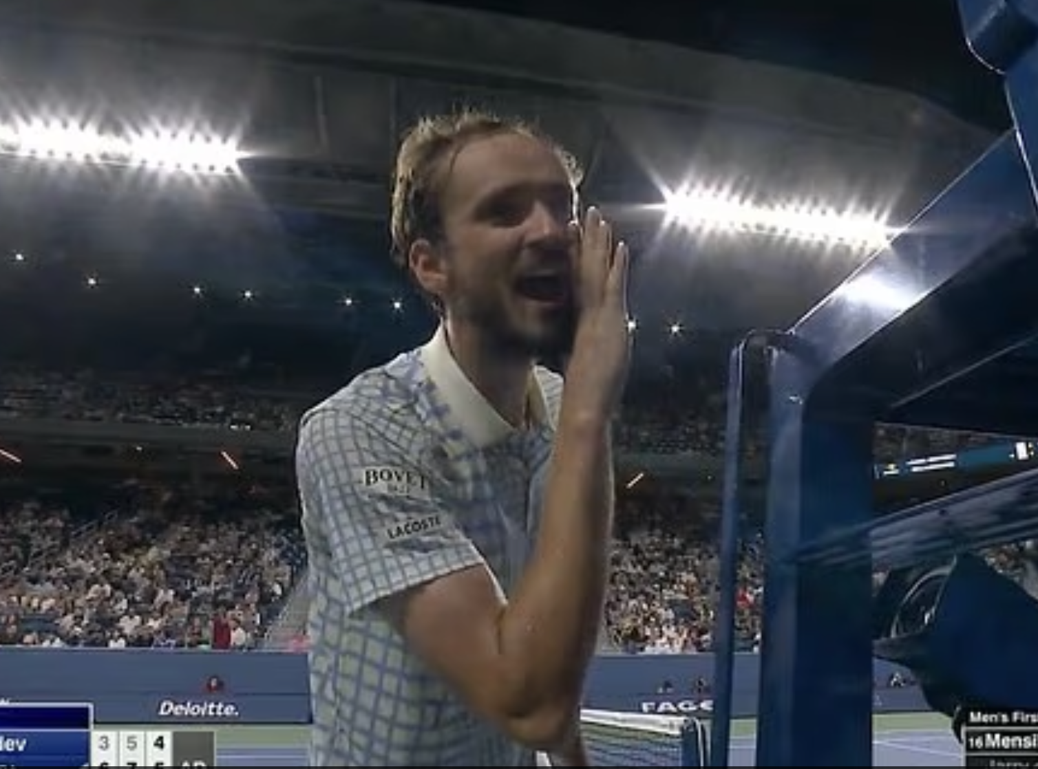 Medvedev collides with photographer during US Open chaos