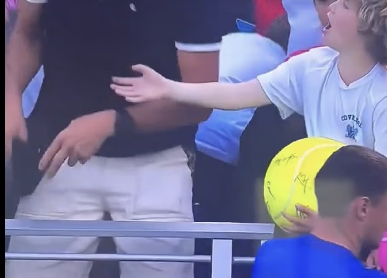 Viral hat-snatching moment at US Open stands